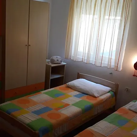 Oleander App Pula A2 * Pula